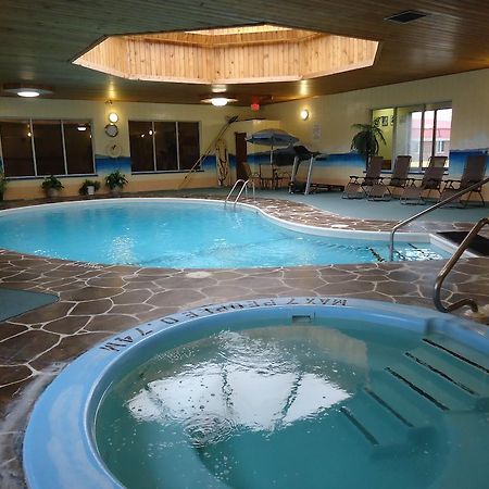 Canway Inn & Suites Dauphin ภายนอก รูปภาพ