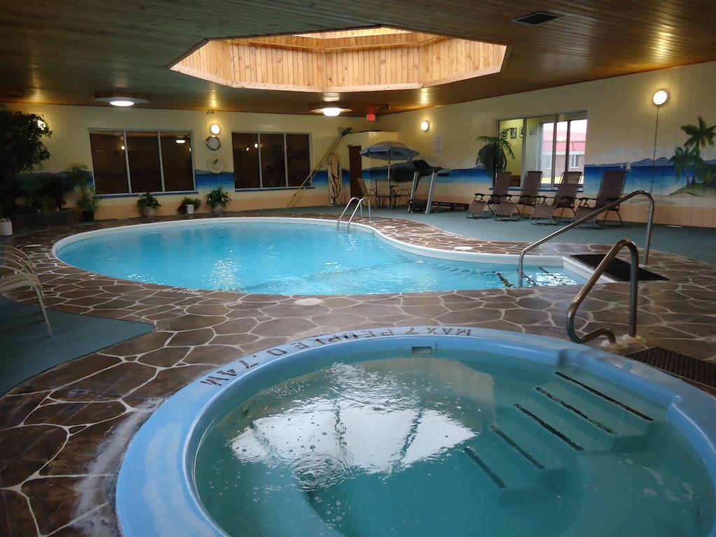 Canway Inn & Suites Dauphin ภายนอก รูปภาพ