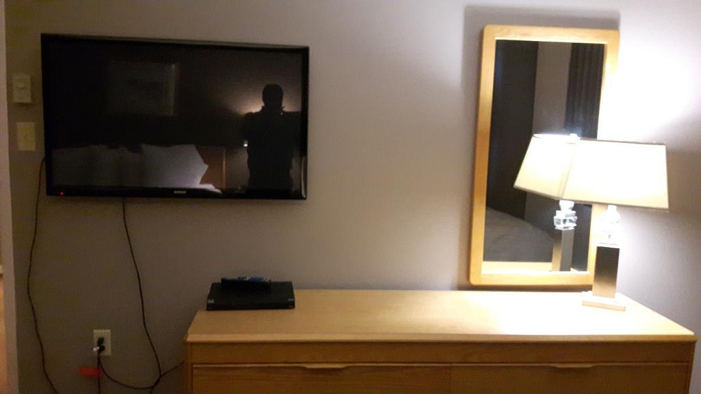 Canway Inn & Suites Dauphin ภายนอก รูปภาพ